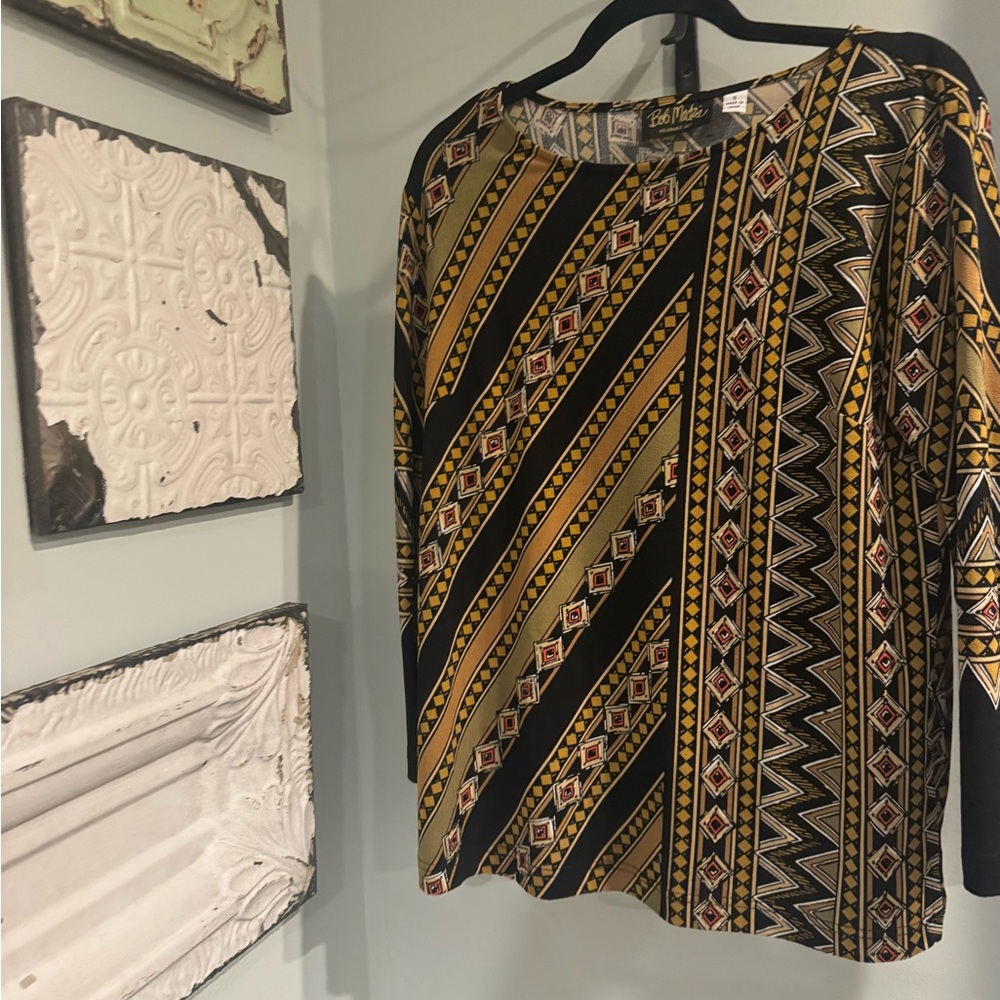 Bob Mackie Geometric Pattern Top in Black and Gold